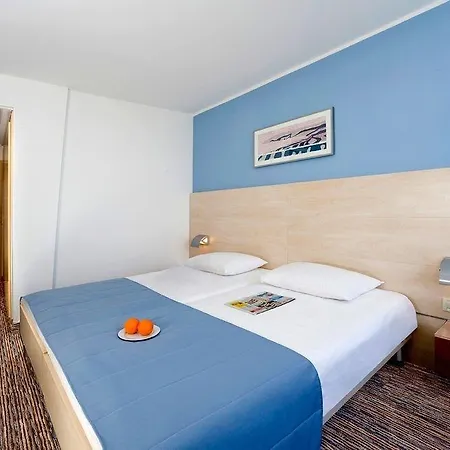 Valamar Diamant *